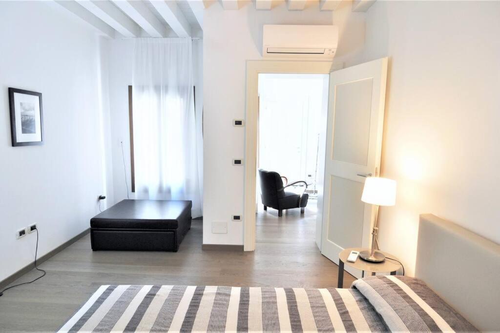 Stylish 100 Meters From San Marco Square Veneza